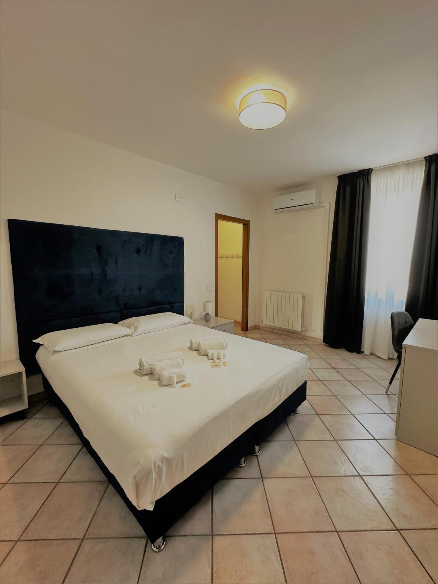 Hotel The Flash - Venturina Terme Ngoại thất bức ảnh